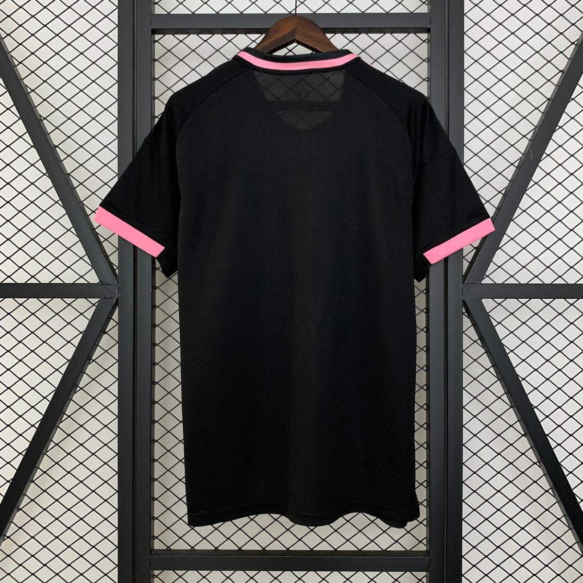 Camisa Real Madrid 25/26 Special Edition - Rosa e Preto