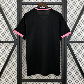 Camisa Real Madrid 25/26 Special Edition - Rosa e Preto